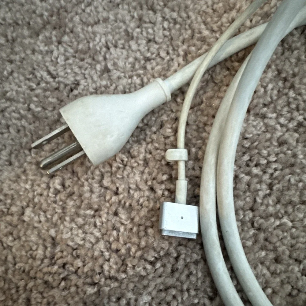 Apple - 45W MagSafe 2 Power Adapter with Magnetic DC Connector - White‎